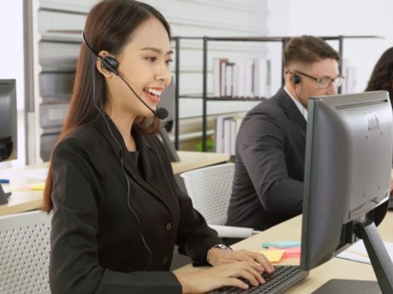 Biểu tượng tường lửa và cấm đoán, thể hiện sự kiểm soát chặt chẽ của Trung Quốc đối với cá cược trực tuyến